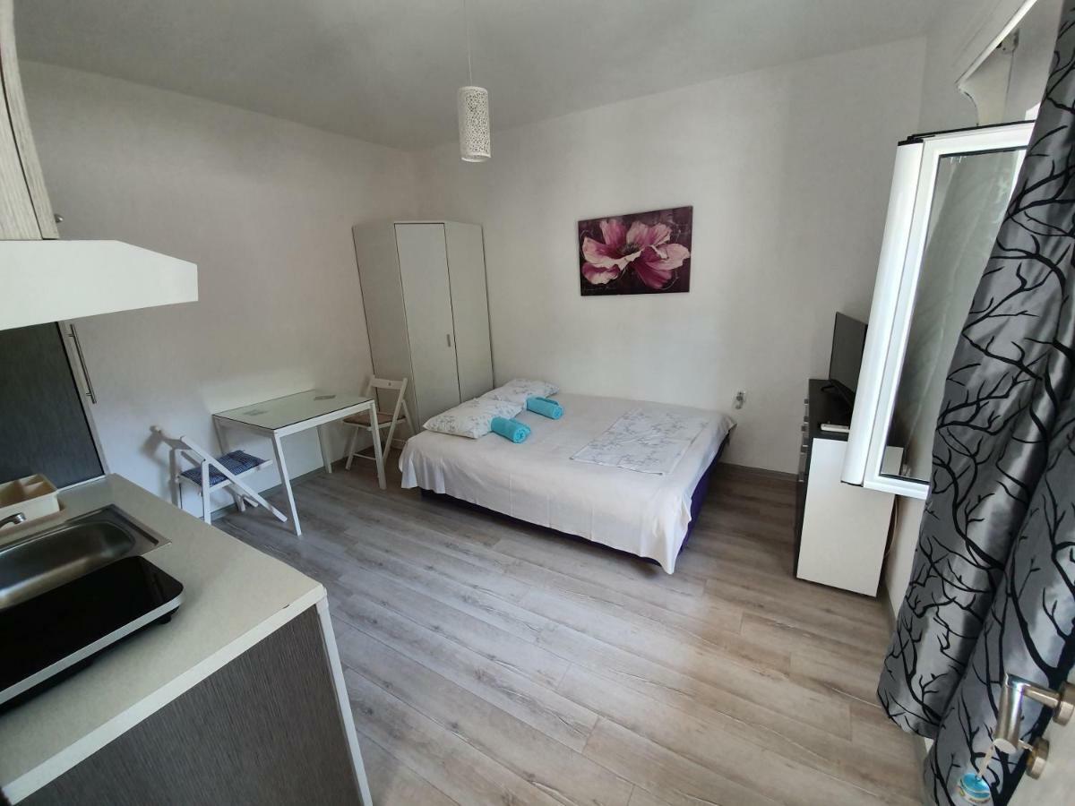 Studio Apartments Ilija Kotor Luaran gambar